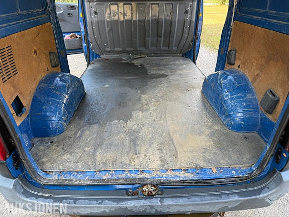 Toyota HiAce 20 of 30