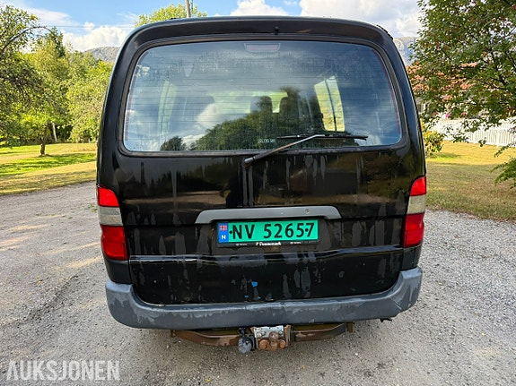 Toyota HiAce 7 of 30