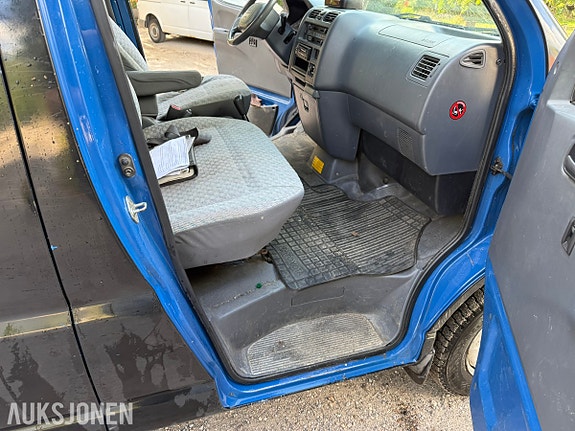 Toyota HiAce 26 of 30