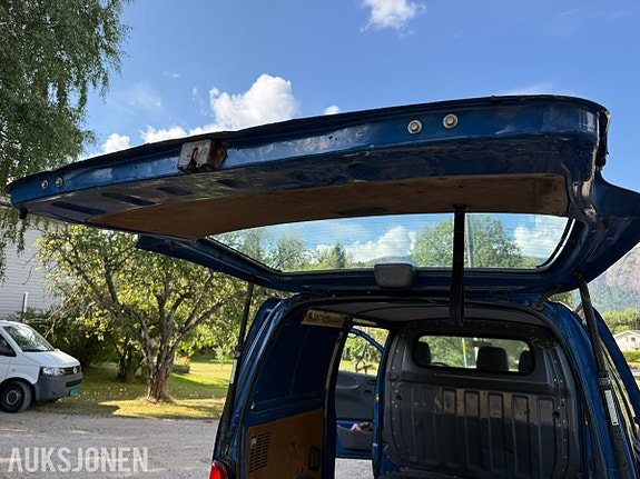 Toyota HiAce 19 of 30