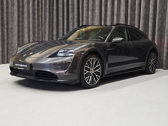 Porsche Taycan Cross Turismo 3 of 30