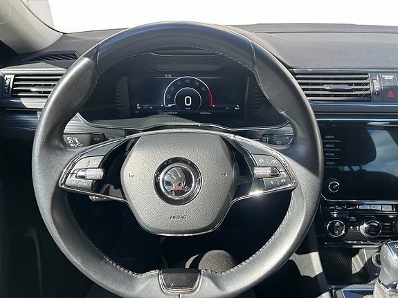 Skoda Superb 4 of 6