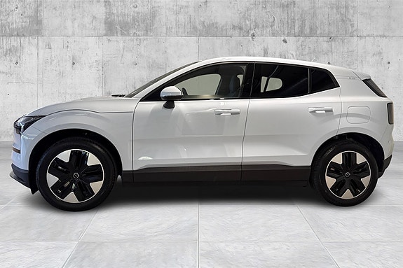 Volvo EX30 2 of 23
