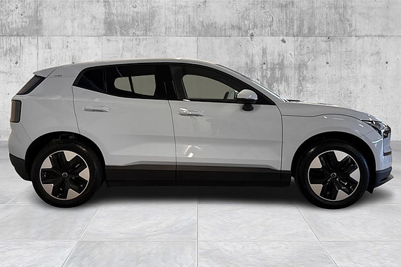 Volvo EX30 6 of 23