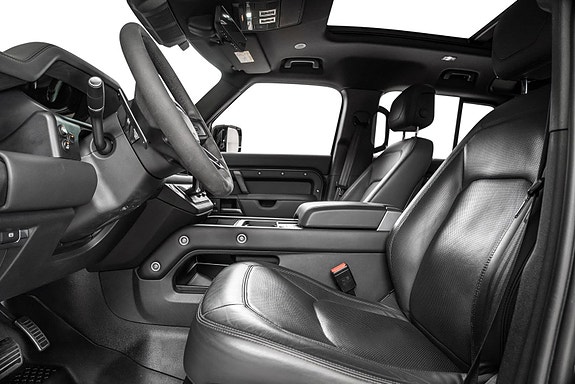Land Rover Defender 110 6 of 30