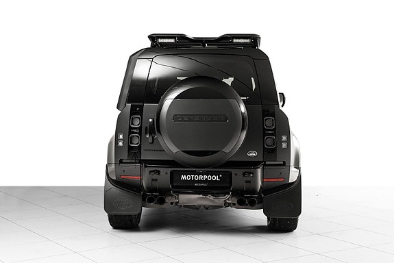 Land Rover Defender 110 5 of 30