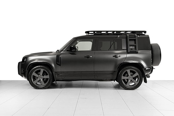 Land Rover Defender 110 3 of 30
