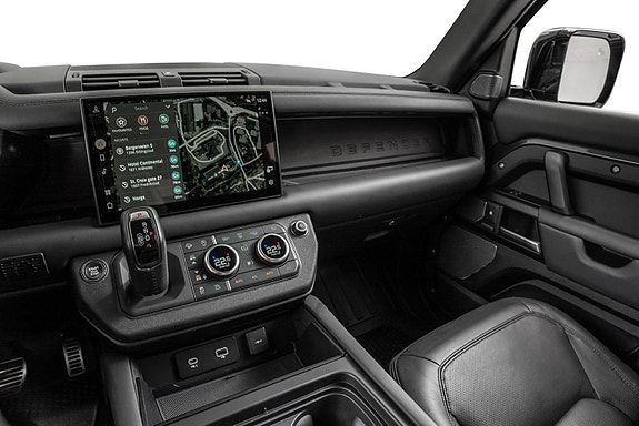 Land Rover Defender 110 10 of 30