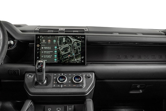 Land Rover Defender 110 27 of 30