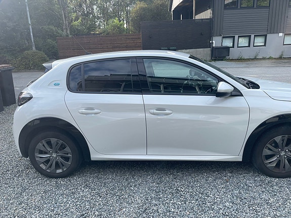 Peugeot 208 3 of 20