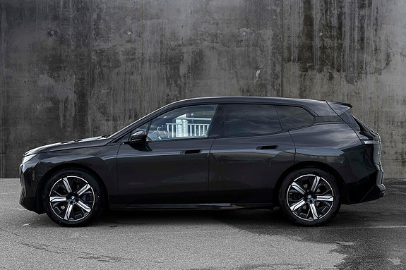 BMW iX 6 of 21
