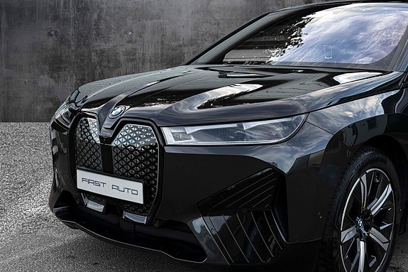 BMW iX 5 of 21