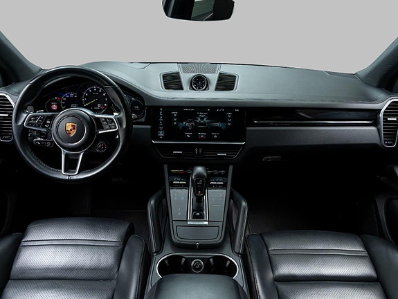 Porsche Cayenne 11 of 30