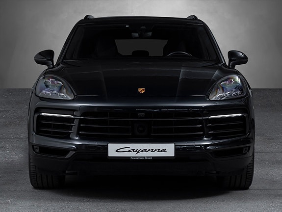 Porsche Cayenne 3 of 30