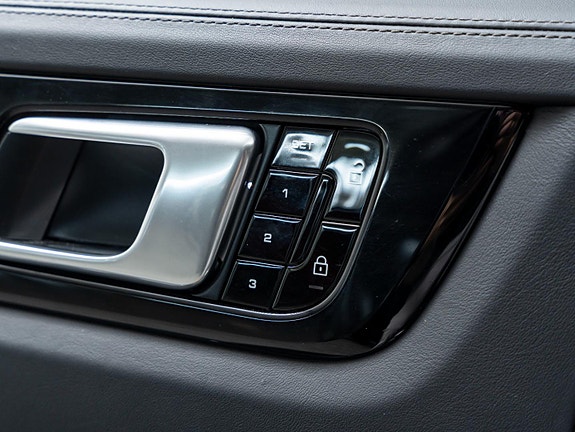 Porsche Cayenne 30 of 30