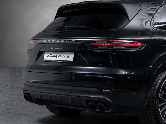 Porsche Cayenne 7 of 30