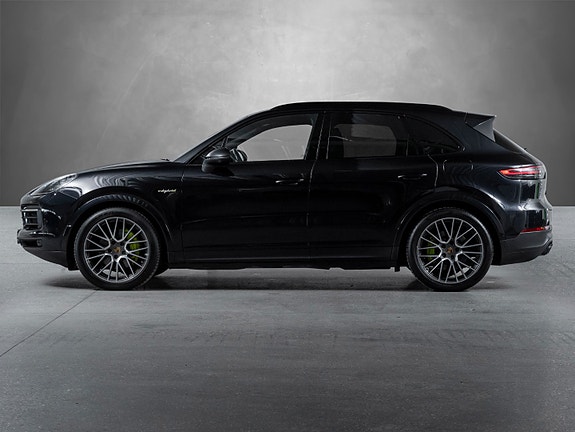 Porsche Cayenne 5 of 30