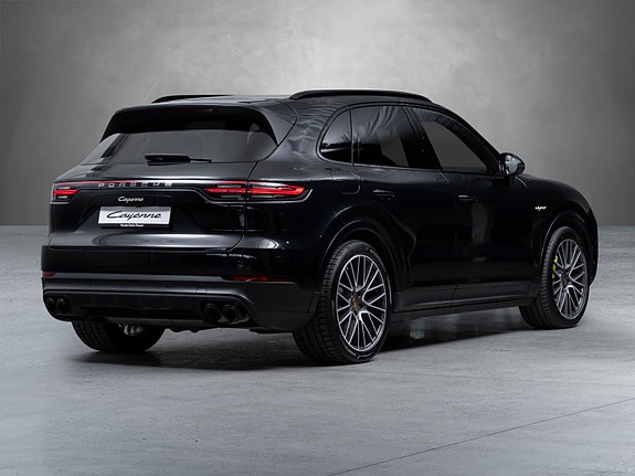 Porsche Cayenne 6 of 30