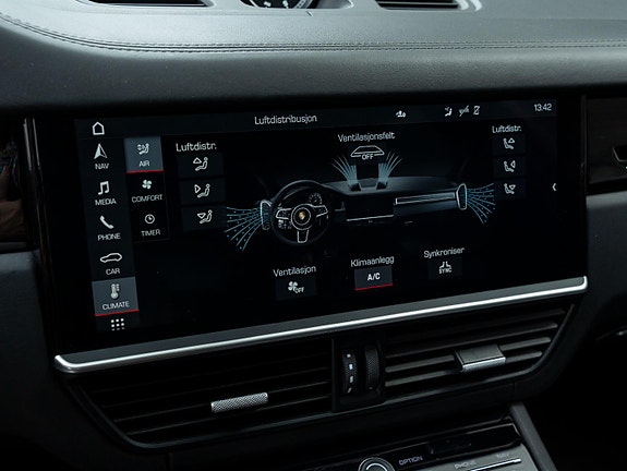 Porsche Cayenne 25 of 30