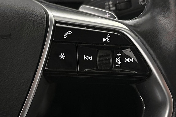 Audi e-tron 12 of 26