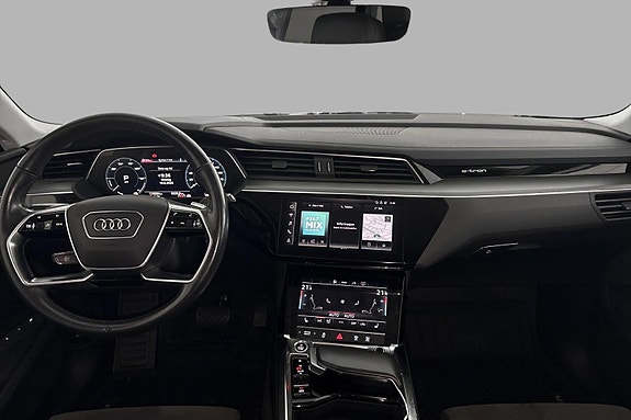 Audi e-tron 9 of 26