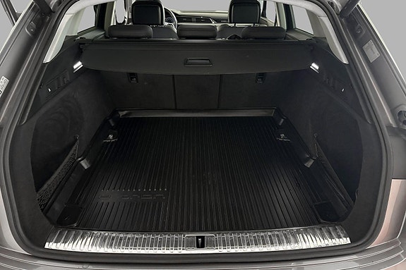 Audi e-tron 24 of 26