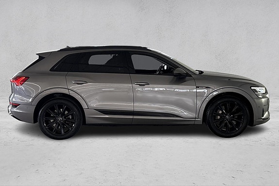 Audi e-tron 6 of 26