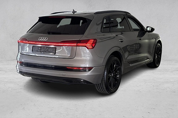 Audi e-tron 5 of 26