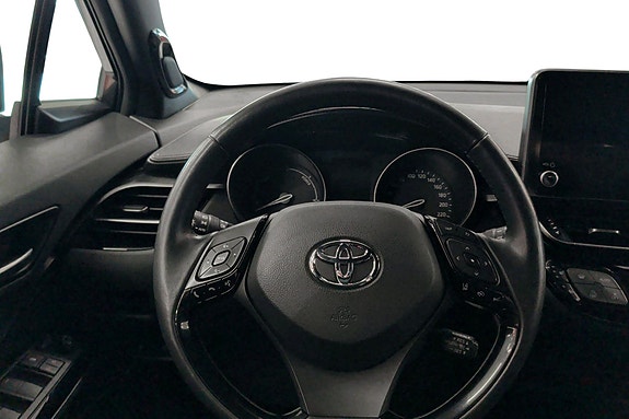 Toyota C-HR 11 of 21