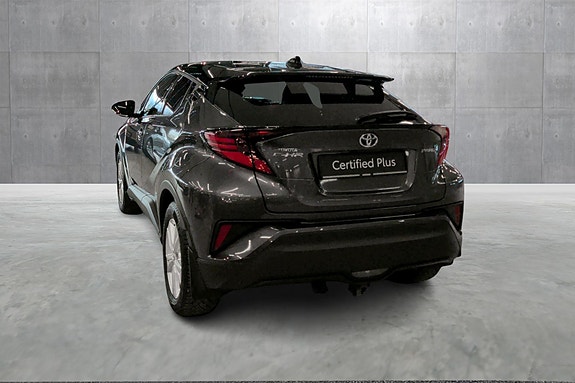 Toyota C-HR 3 of 21