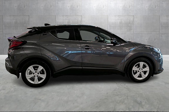 Toyota C-HR 6 of 21