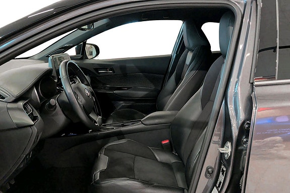 Toyota C-HR 10 of 21