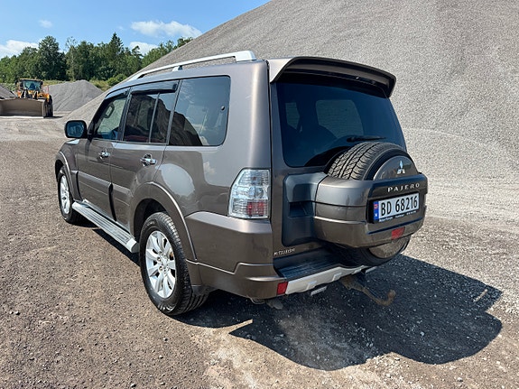 Mitsubishi Pajero 11 of 30