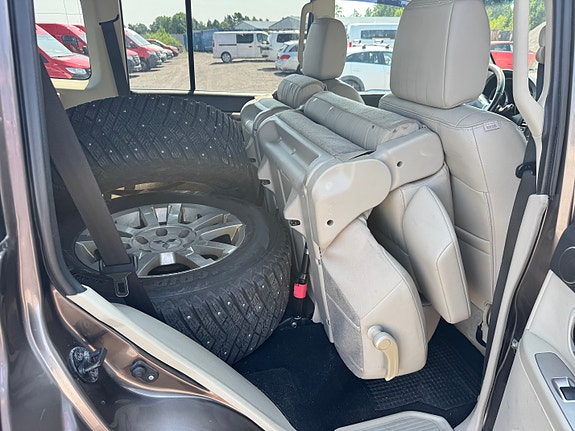 Mitsubishi Pajero 19 of 30