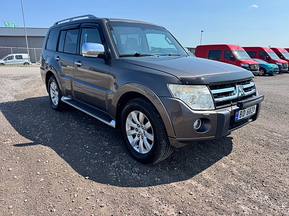 Mitsubishi Pajero 5 of 30