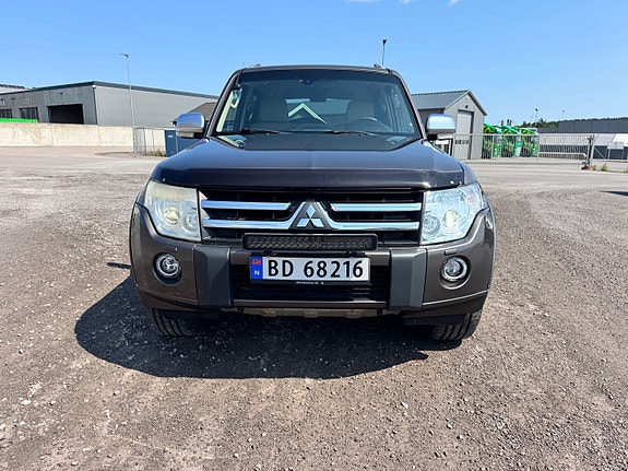 Mitsubishi Pajero 3 of 30