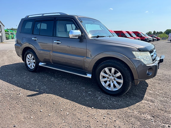 Mitsubishi Pajero 6 of 30