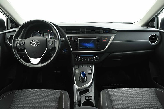 Toyota Auris 13 of 17