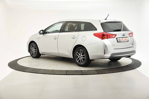 Toyota Auris 5 of 17