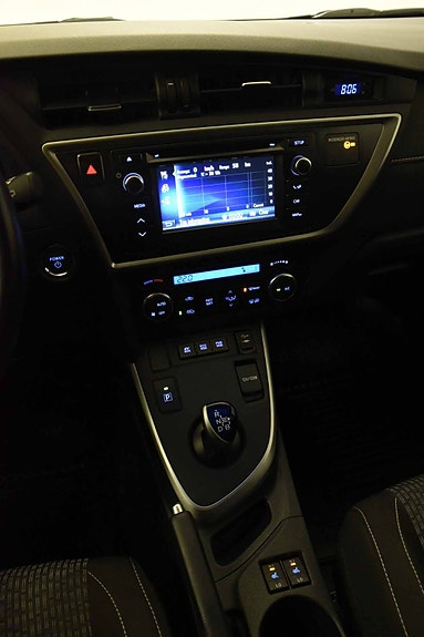 Toyota Auris 15 of 17