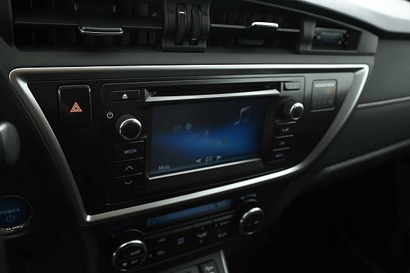 Toyota Auris 14 of 17
