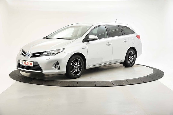 Toyota Auris 3 of 17