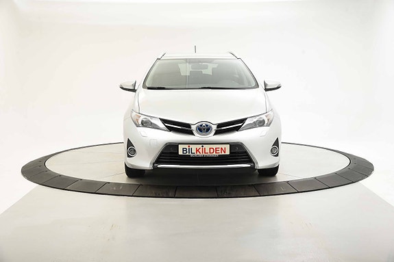 Toyota Auris 2 of 17