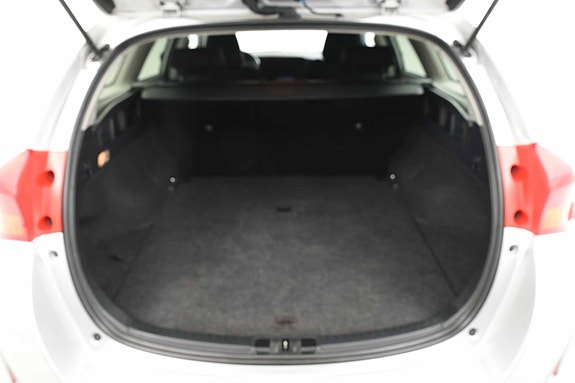 Toyota Auris 11 of 17