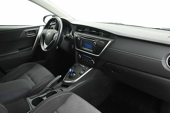 Toyota Auris 9 of 17
