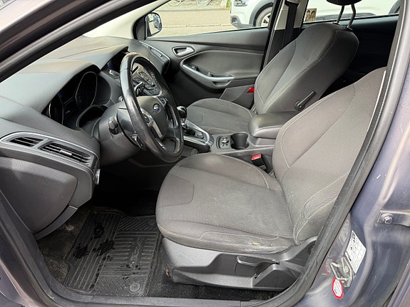 Ford Focus 10 of 21