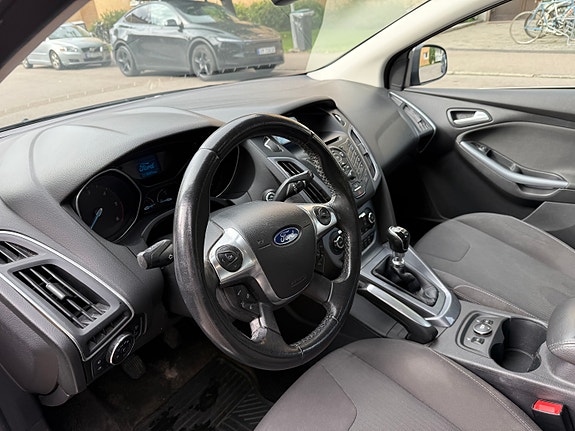 Ford Focus 12 of 21