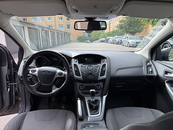 Ford Focus 9 of 21
