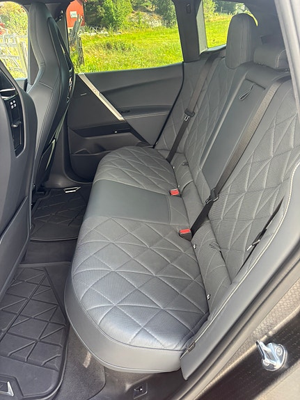 BMW iX 19 of 21