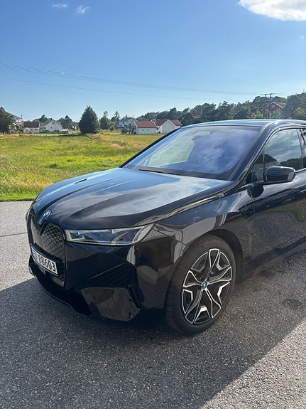 BMW iX 8 of 21